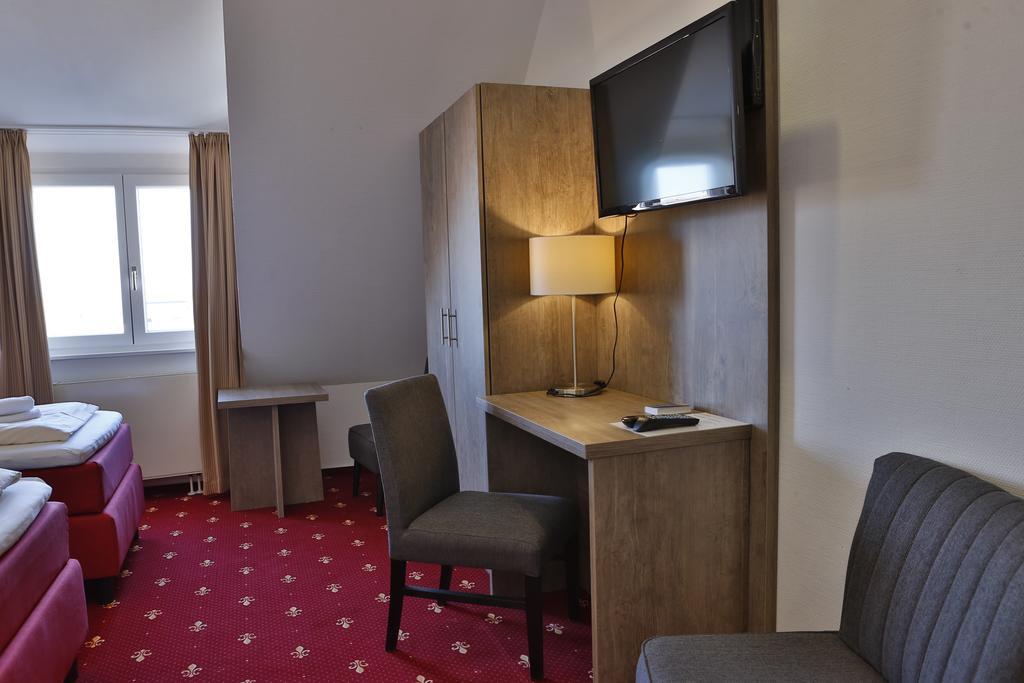 Hotel Maurer Карлсруэ Экстерьер фото