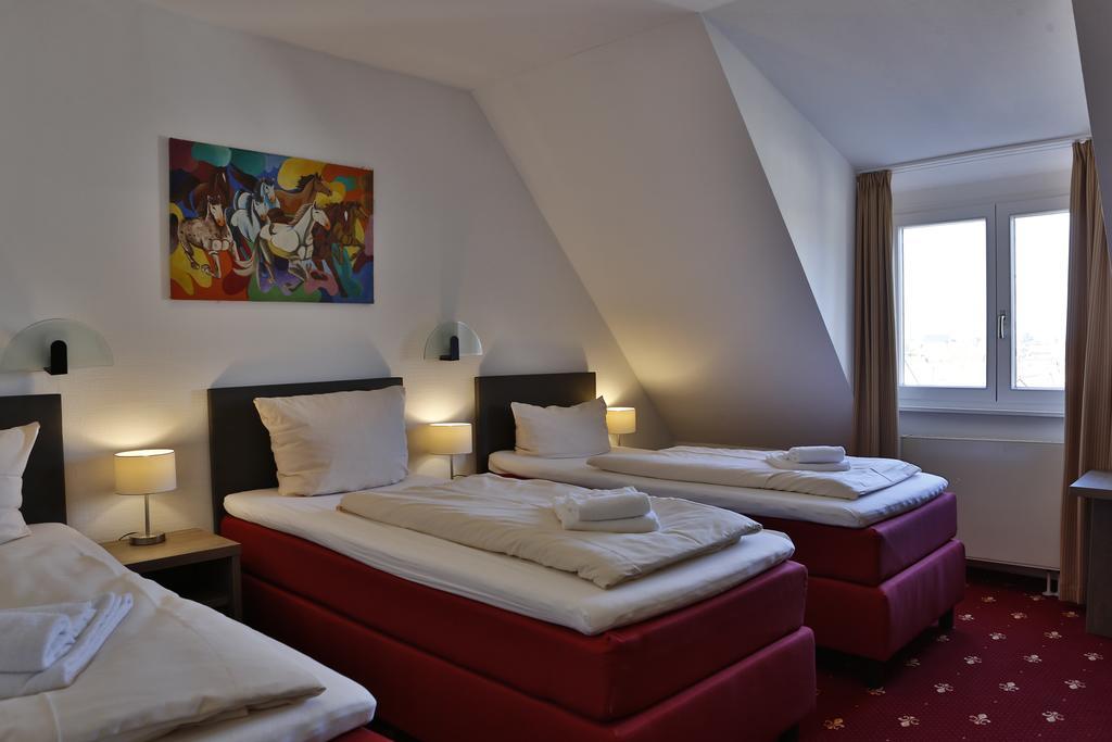 Hotel Maurer Карлсруэ Экстерьер фото