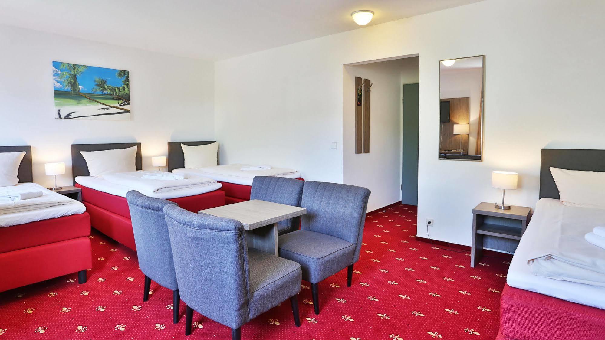 Hotel Maurer Карлсруэ Экстерьер фото