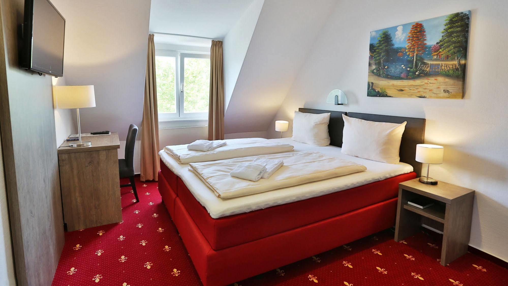 Hotel Maurer Карлсруэ Экстерьер фото