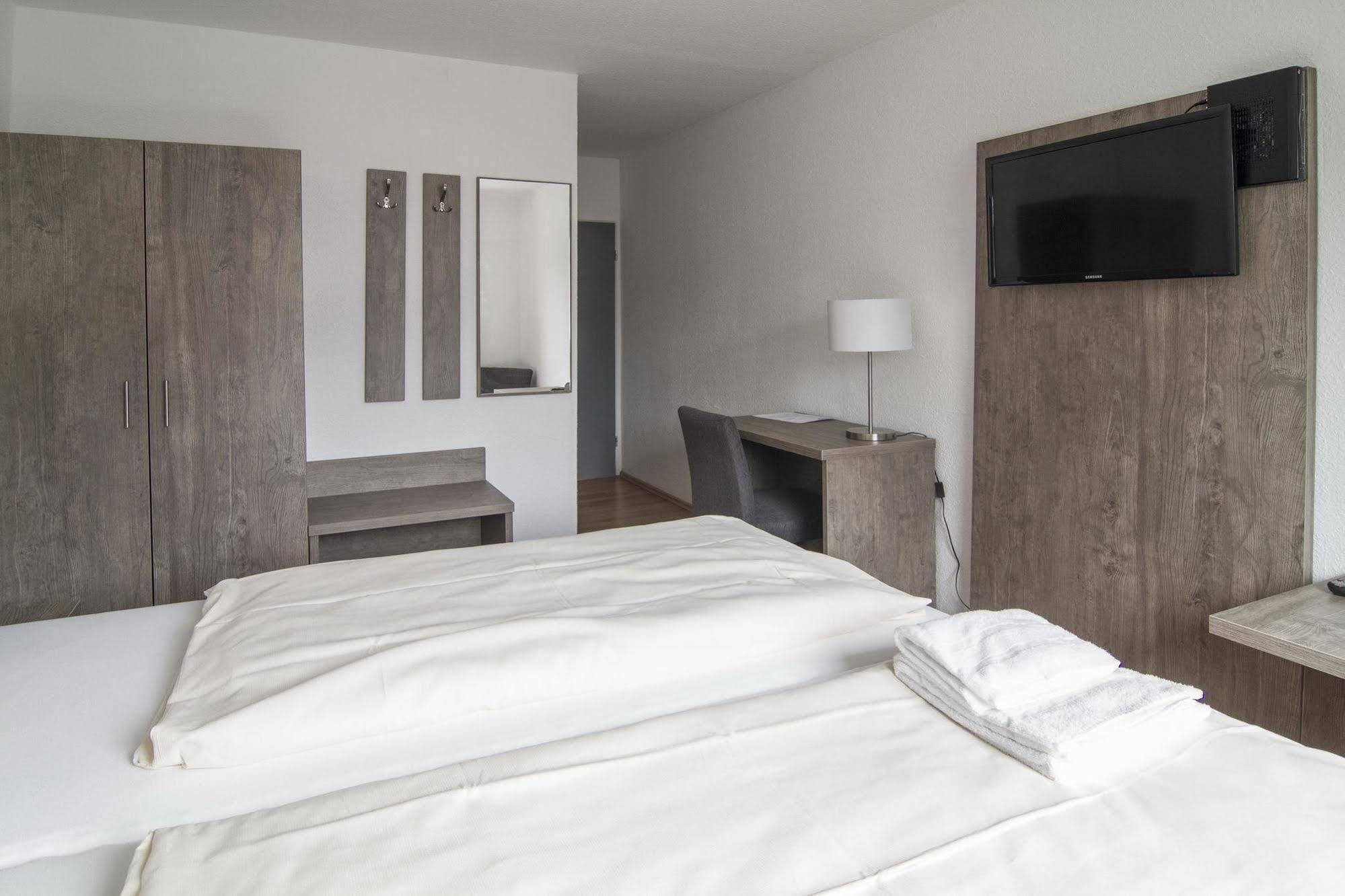 Hotel Maurer Карлсруэ Экстерьер фото