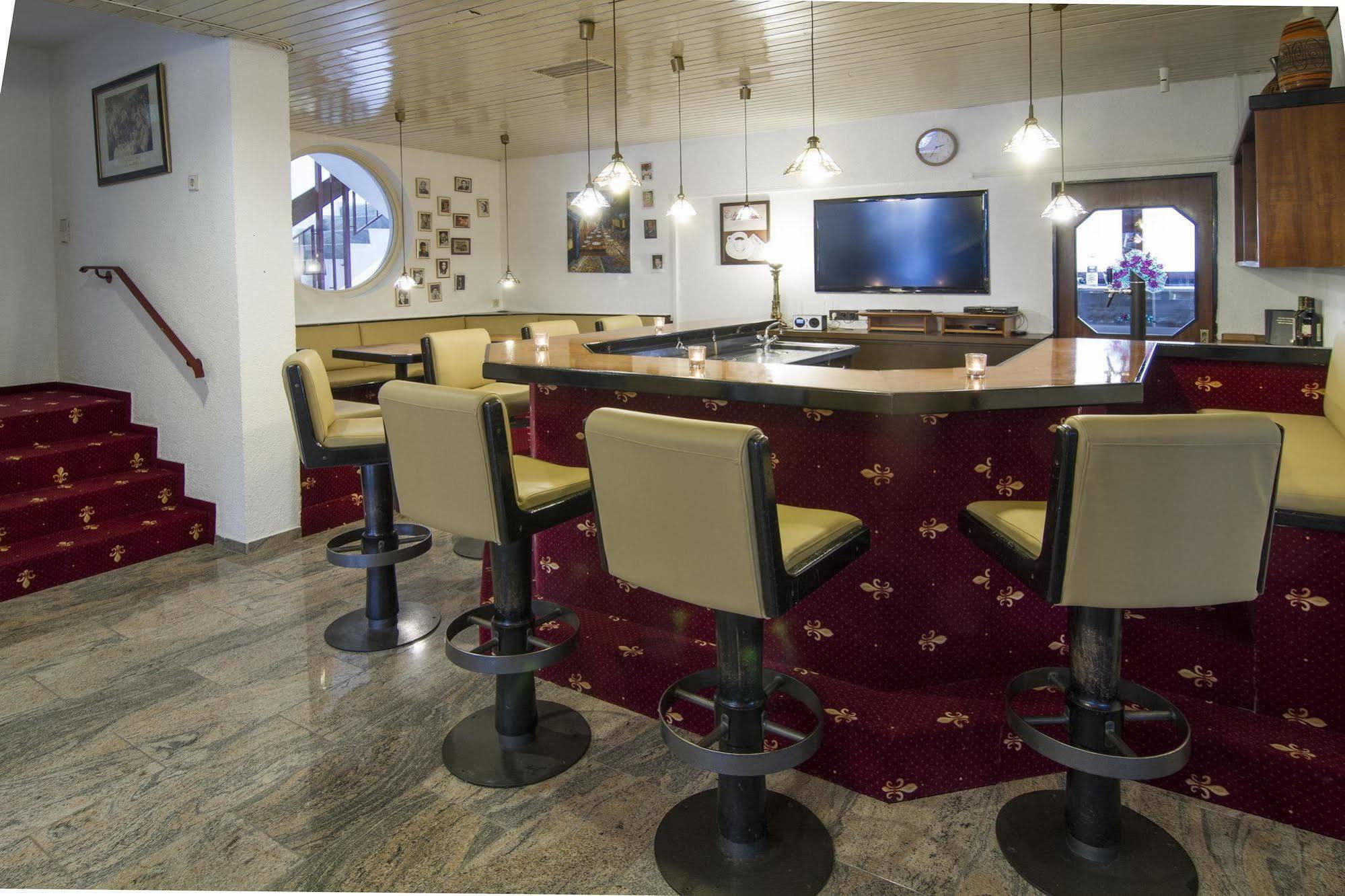 Hotel Maurer Карлсруэ Экстерьер фото