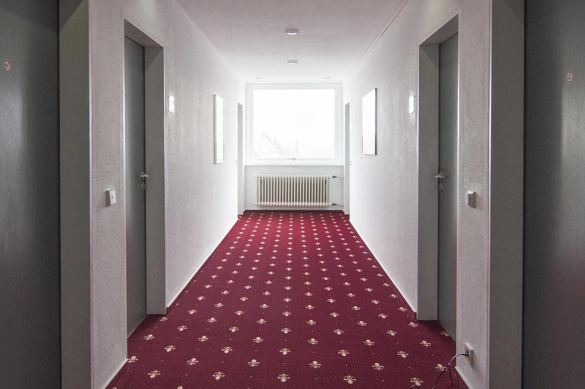 Hotel Maurer Карлсруэ Экстерьер фото