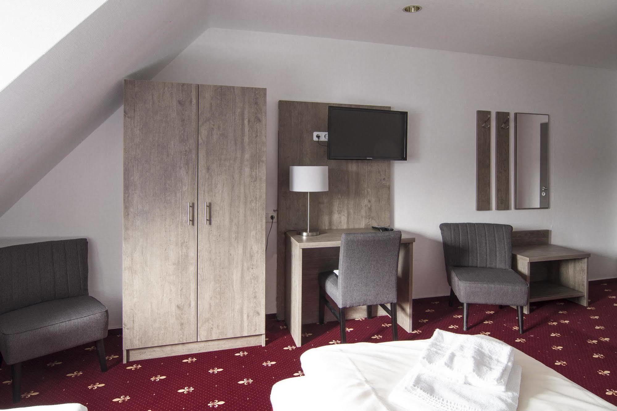 Hotel Maurer Карлсруэ Экстерьер фото