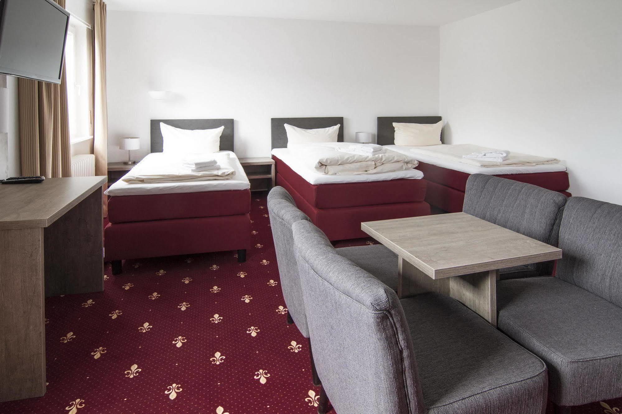 Hotel Maurer Карлсруэ Экстерьер фото
