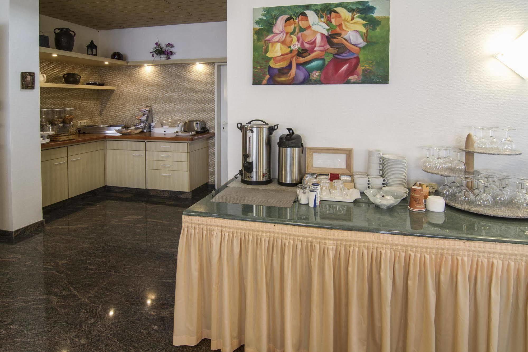Hotel Maurer Карлсруэ Экстерьер фото
