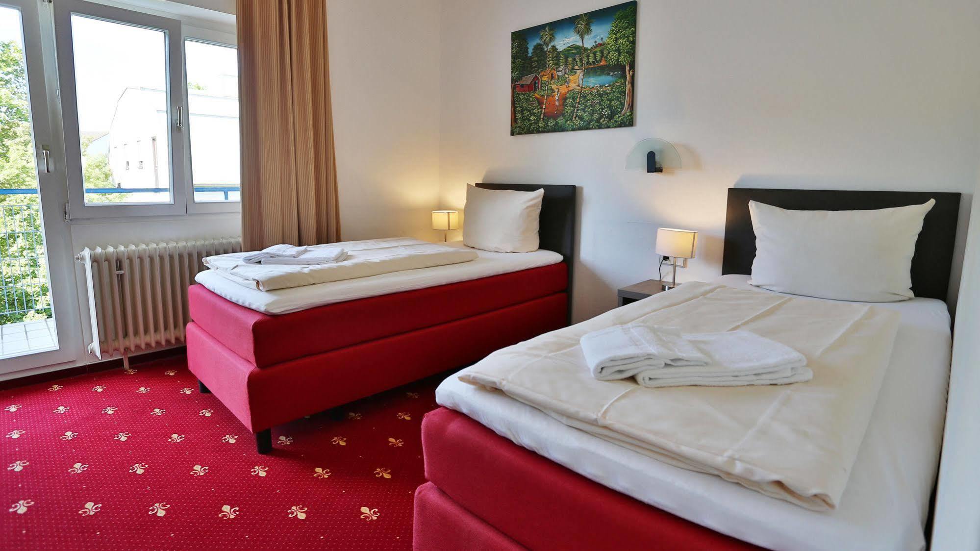 Hotel Maurer Карлсруэ Экстерьер фото